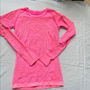 Lululemon athletica swiftly tech Pink Long Sleeve Athletic Top size 6